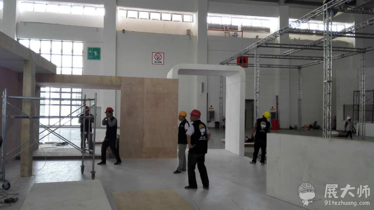 工人主體結構搭建完畢